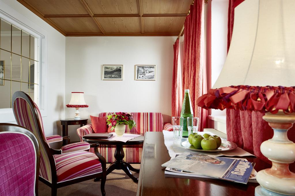 Hotel Hirlanda Zürs Buitenkant foto