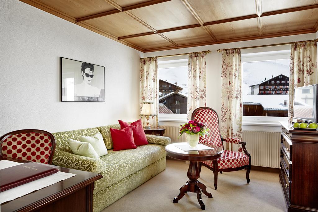 Hotel Hirlanda Zürs Buitenkant foto