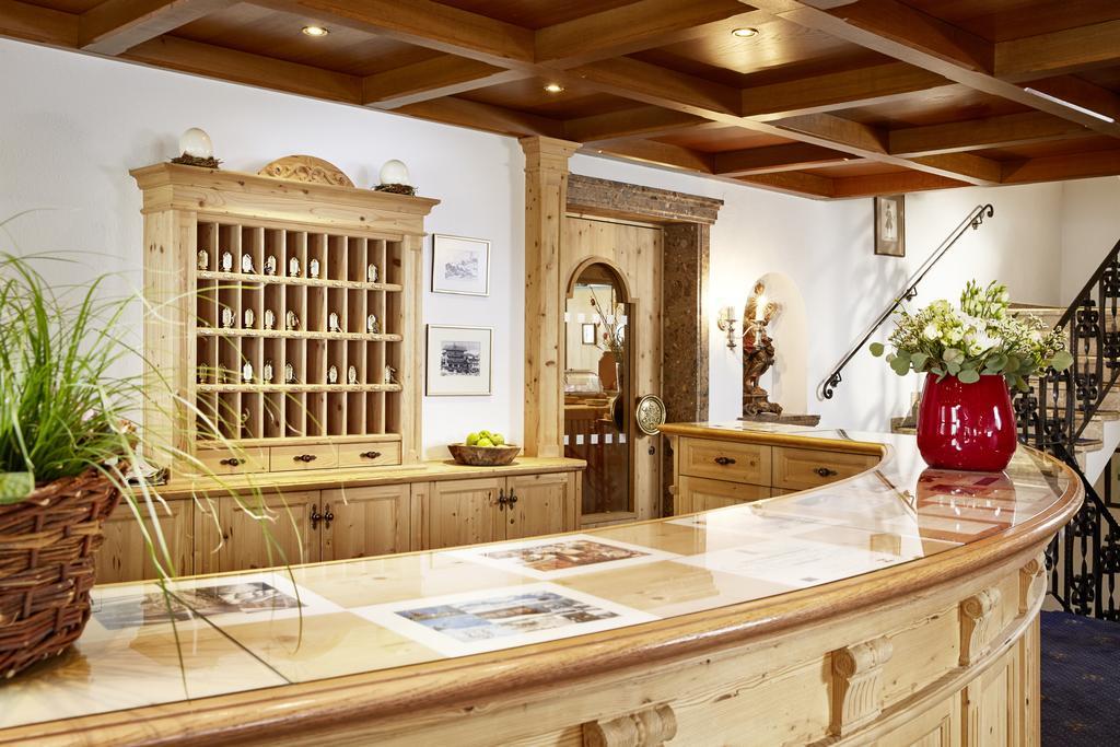 Hotel Hirlanda Zürs Buitenkant foto